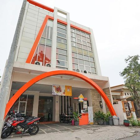 Oyo 450 Semampir Residence Surabaya Exteriör bild